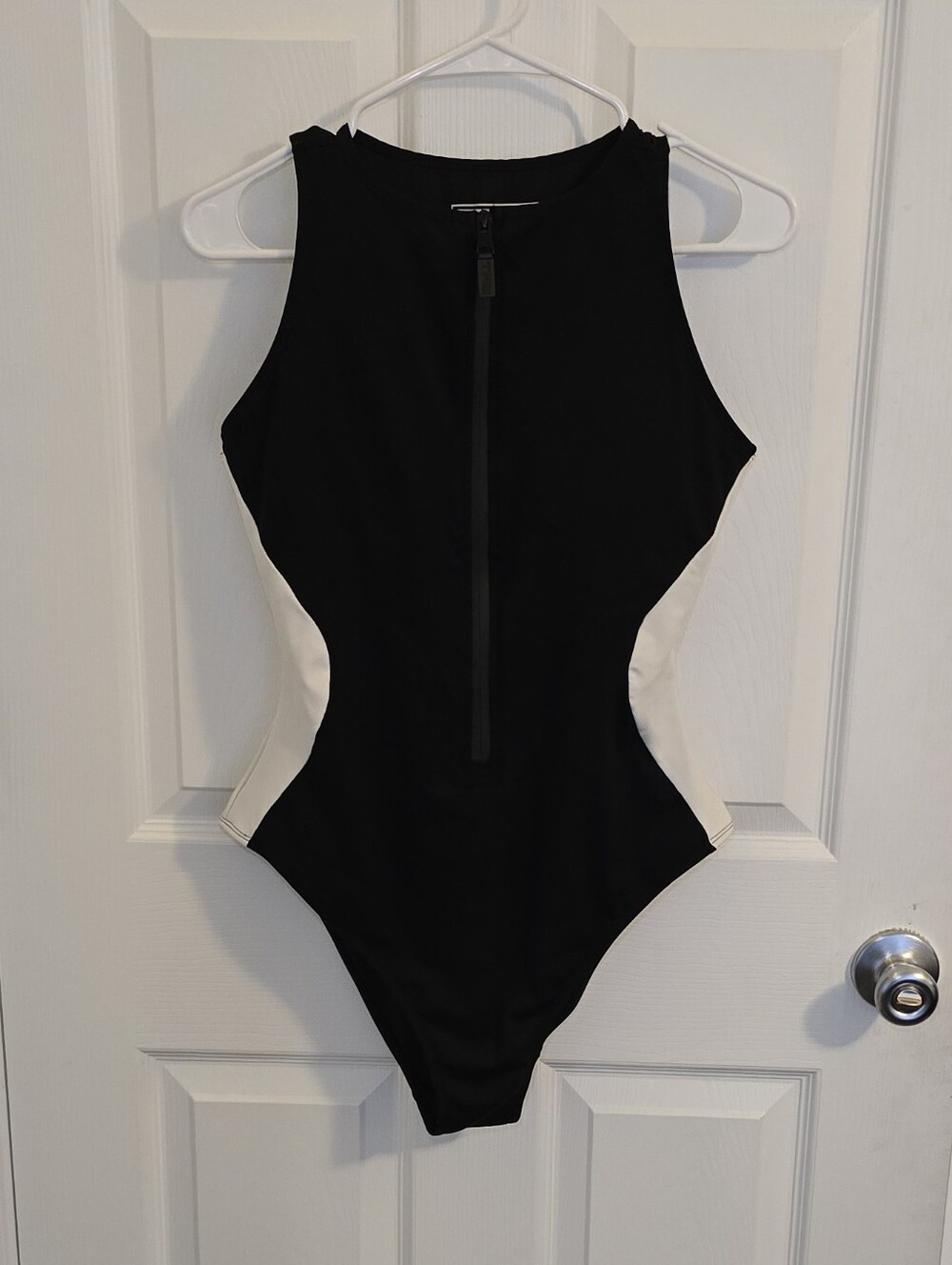 TA3 Sleeveless Surfy One Piece Color Block Swimsuit